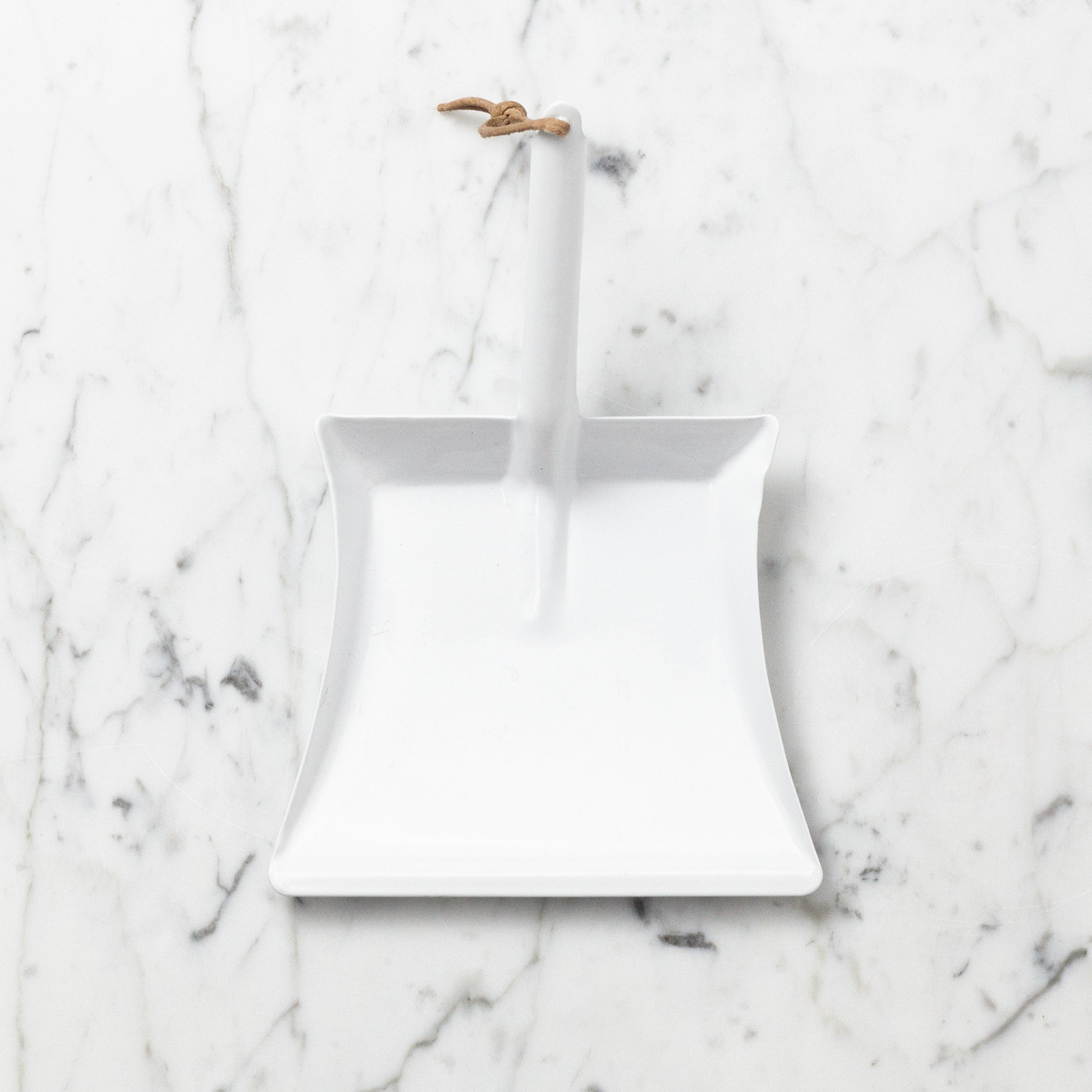 Children's White Dust Pan - 5"