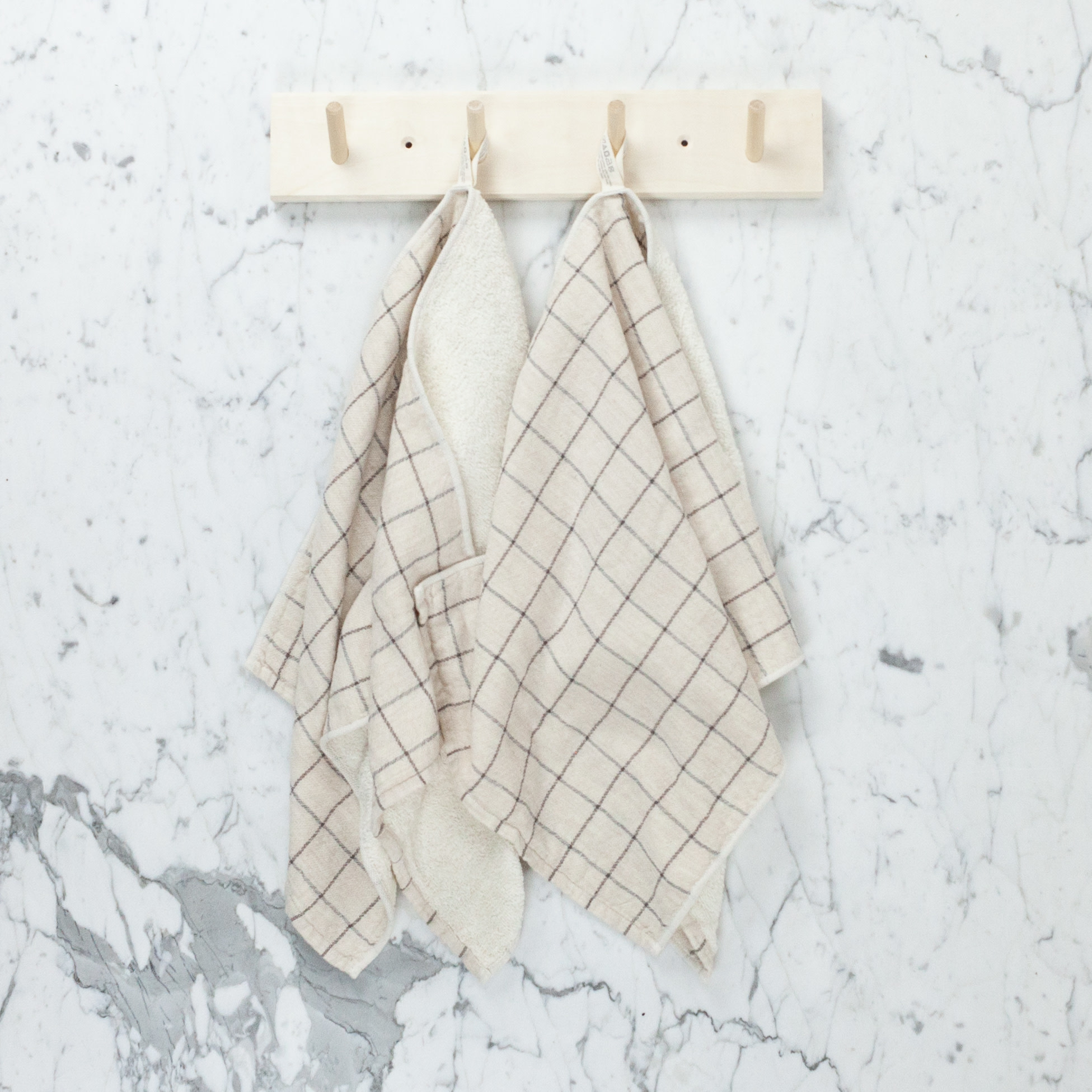 Iris Hantverk Swedish Birch Peg Rack with 4 Pegs - 15"