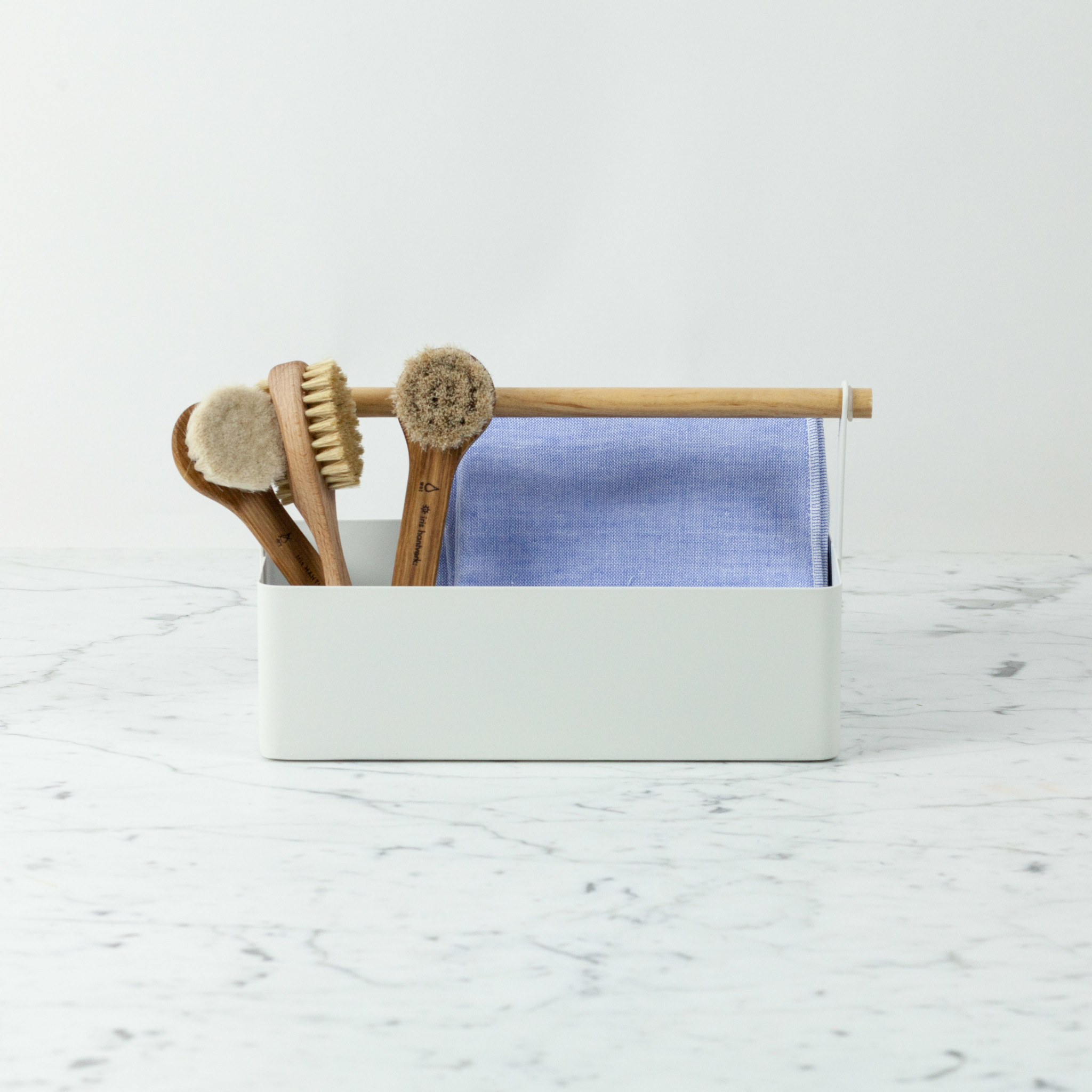 Iris Hantverk Swedish Horsehair Face Brush - Wet or Dry Use