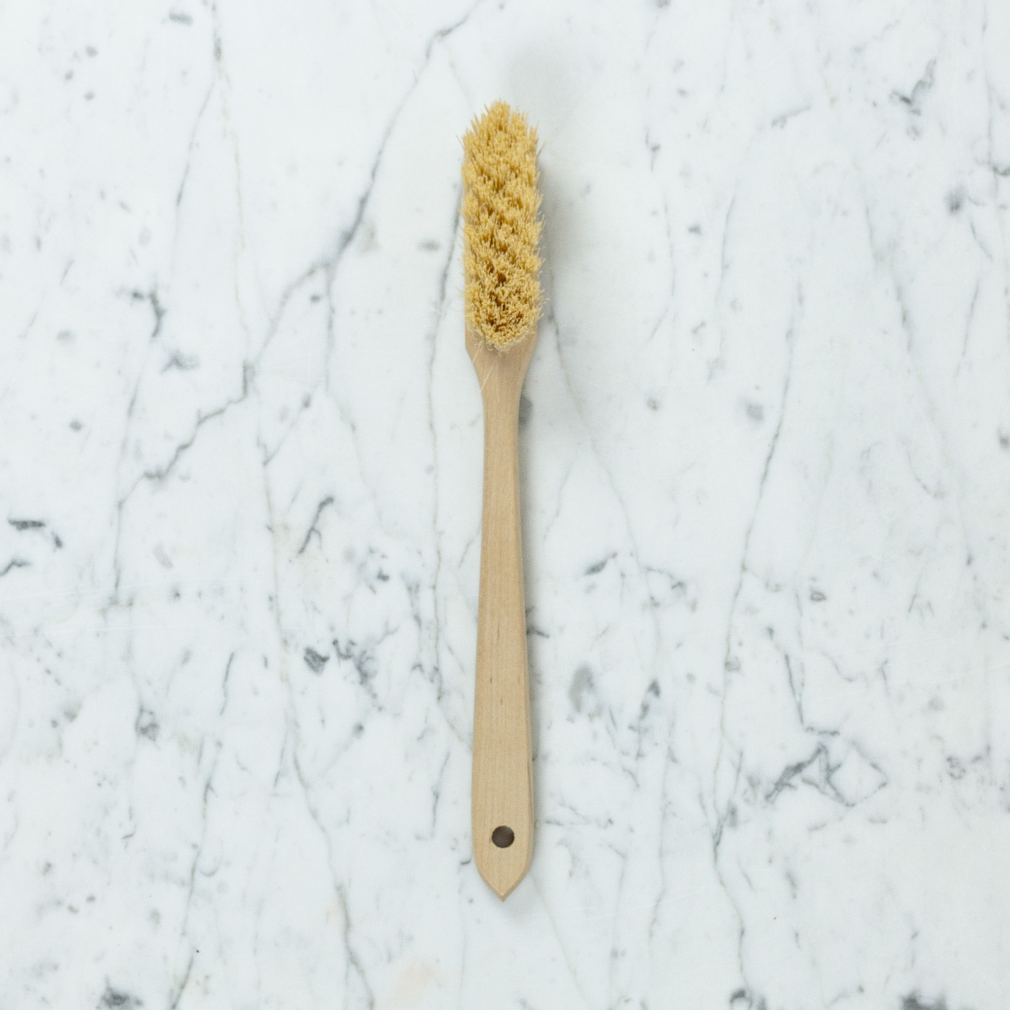 Iris Hantverk Swedish Long Handle Dish Brush - Stiff Tampico Bristles