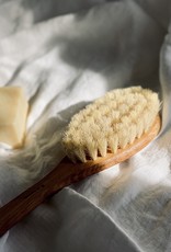 Iris Hantverk Swedish Long Handle Oval Bath Brush - Tampico Horsehair Blend