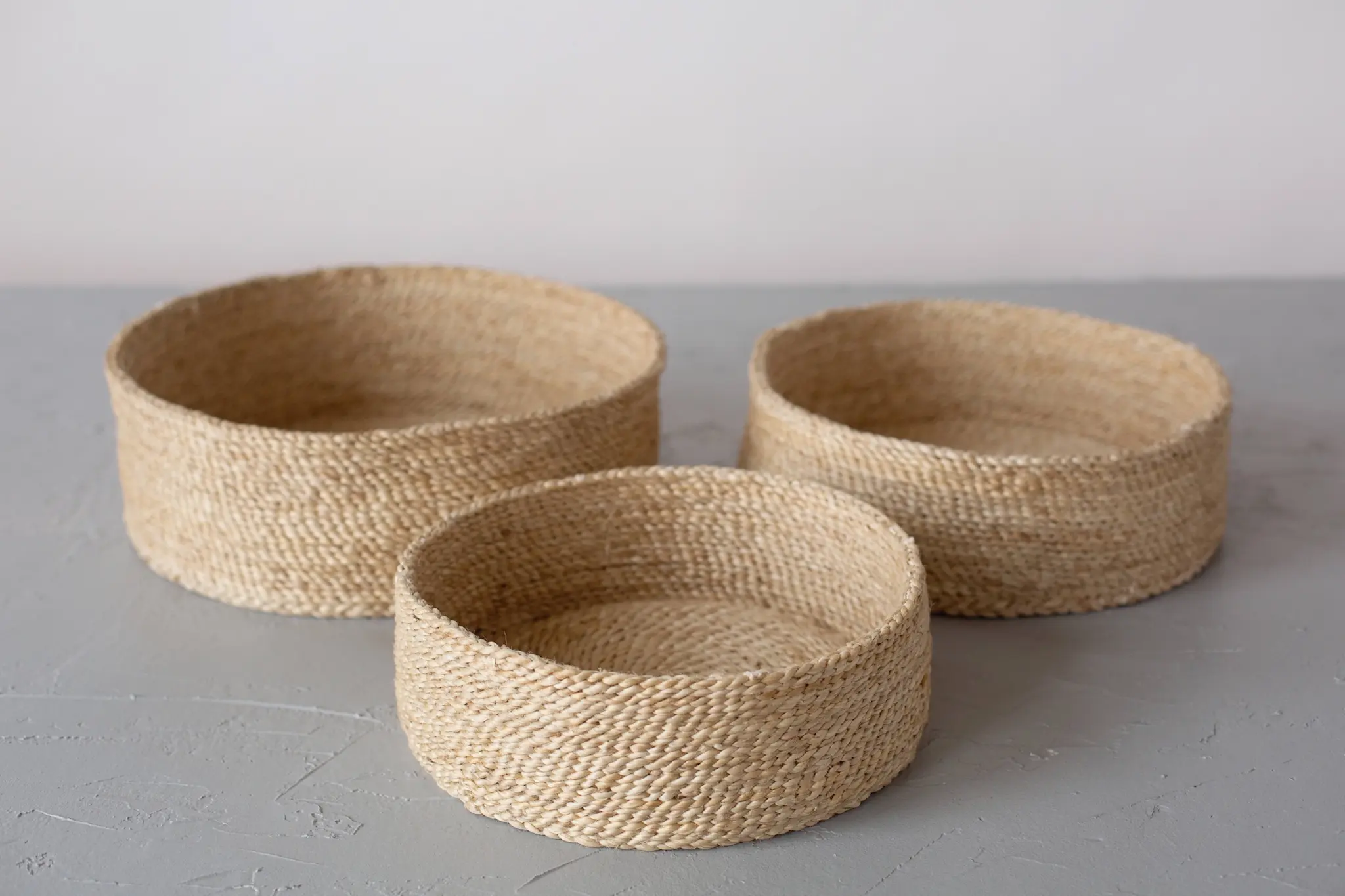 Round Jute Tray Basket -Large: 15"D x 5.5" H