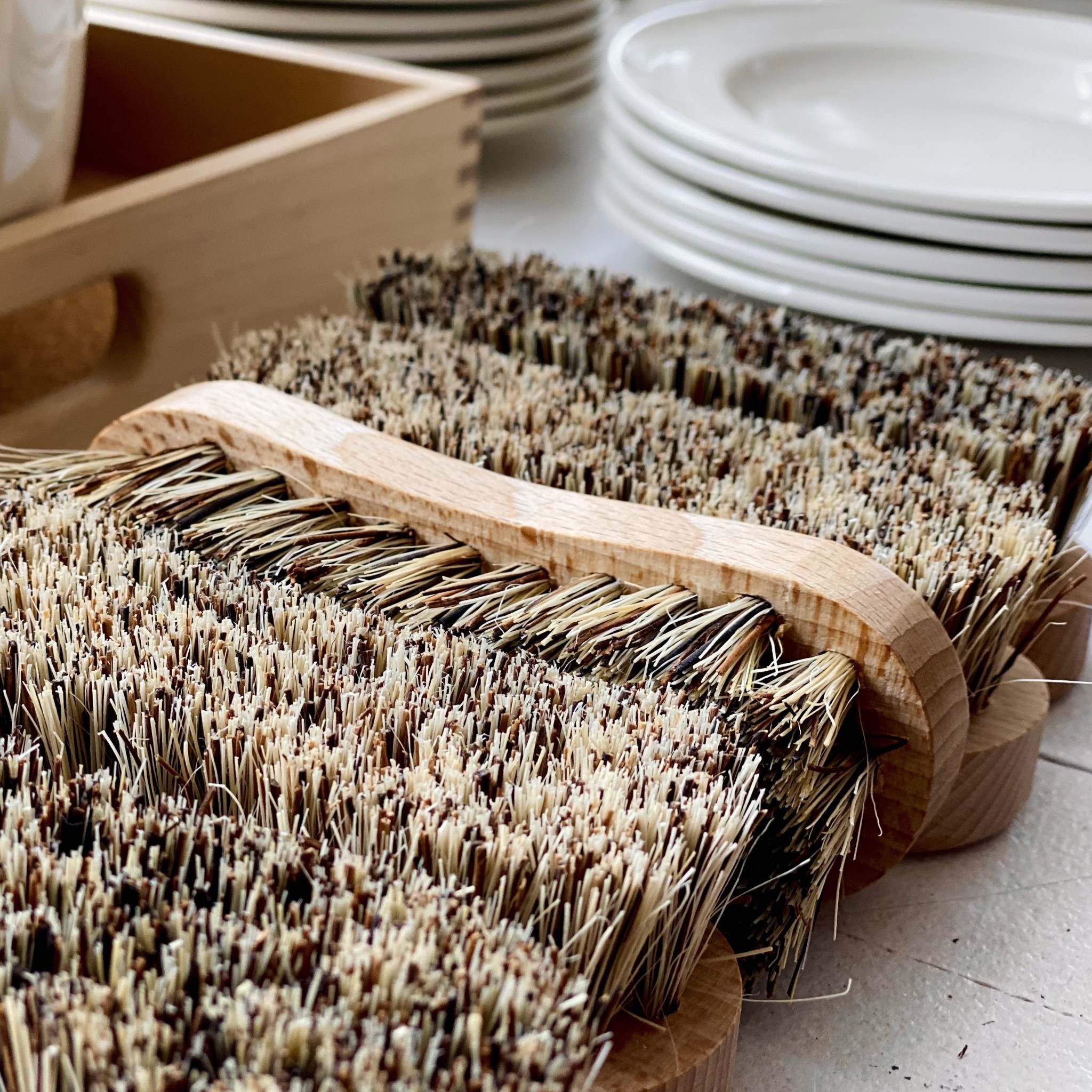 Simple Veggie Scrubbing Brush - Union Blend